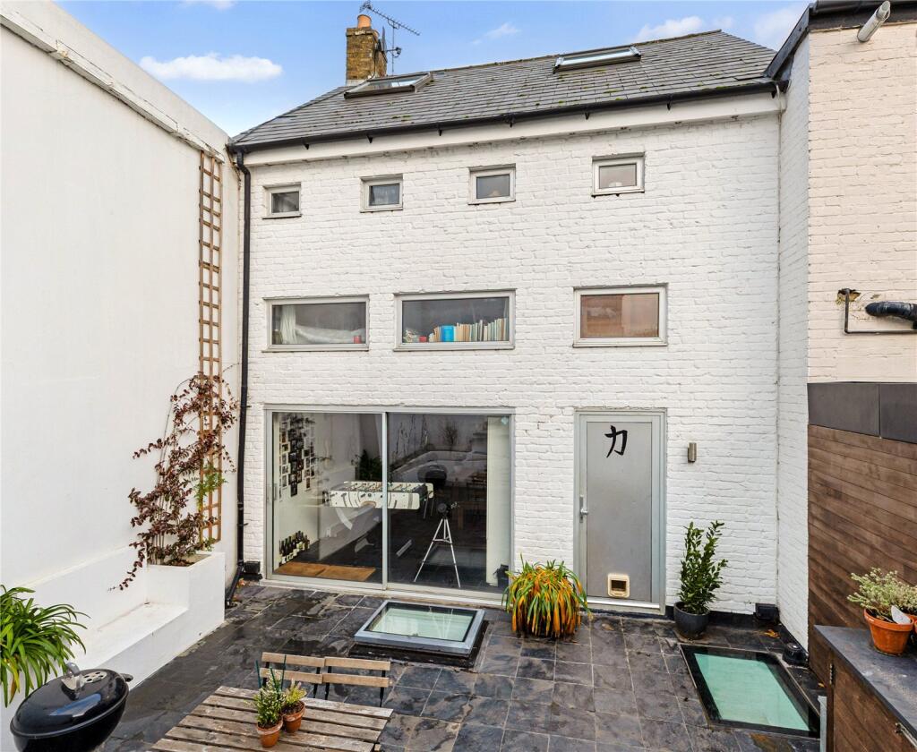 Main image of property: Medfield Street, Putney, London, SW15