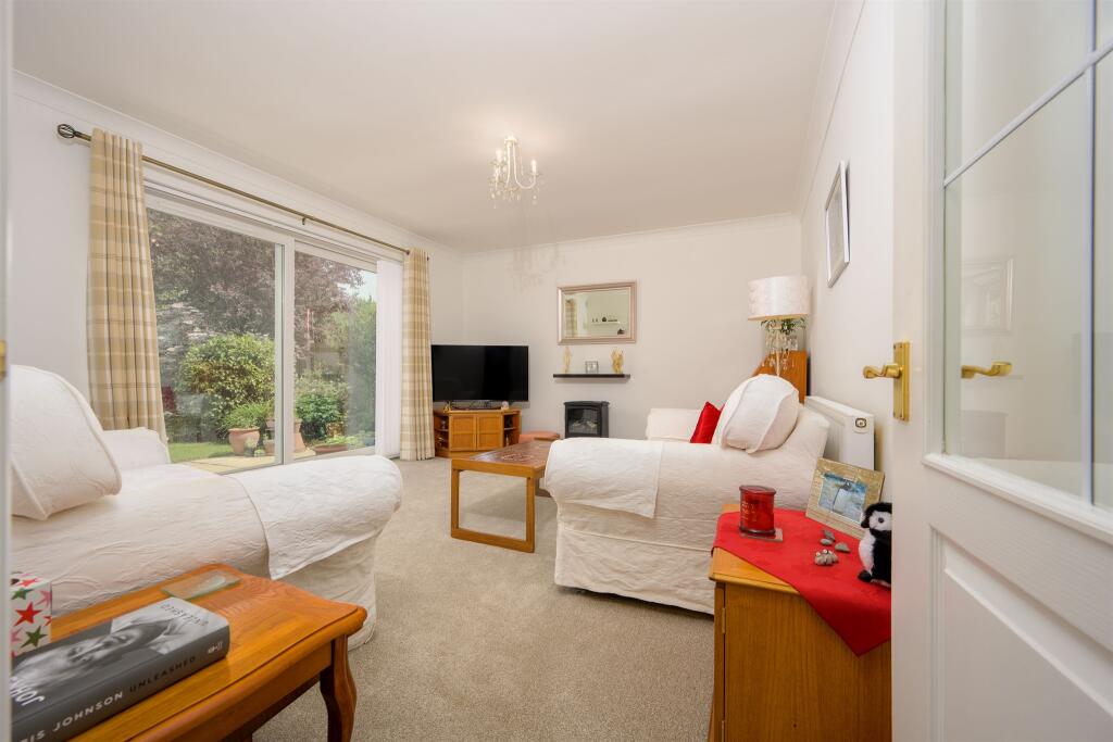 House in Desborough, North Northamptonshire - View 4