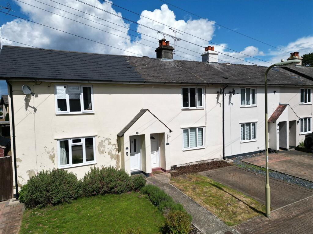 2-bed terraced on Pinehurst Avenue, Farnborough, Hampshire, GU14, £335,000