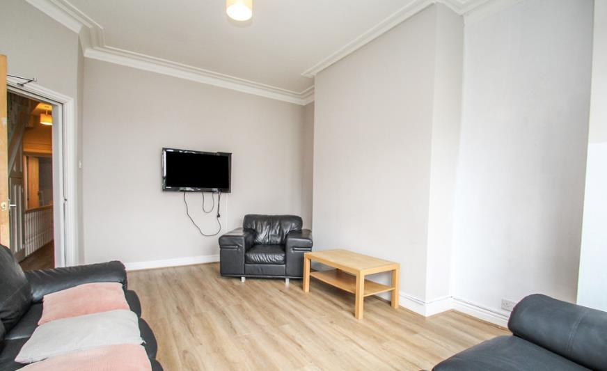 House in Leeds - View 2