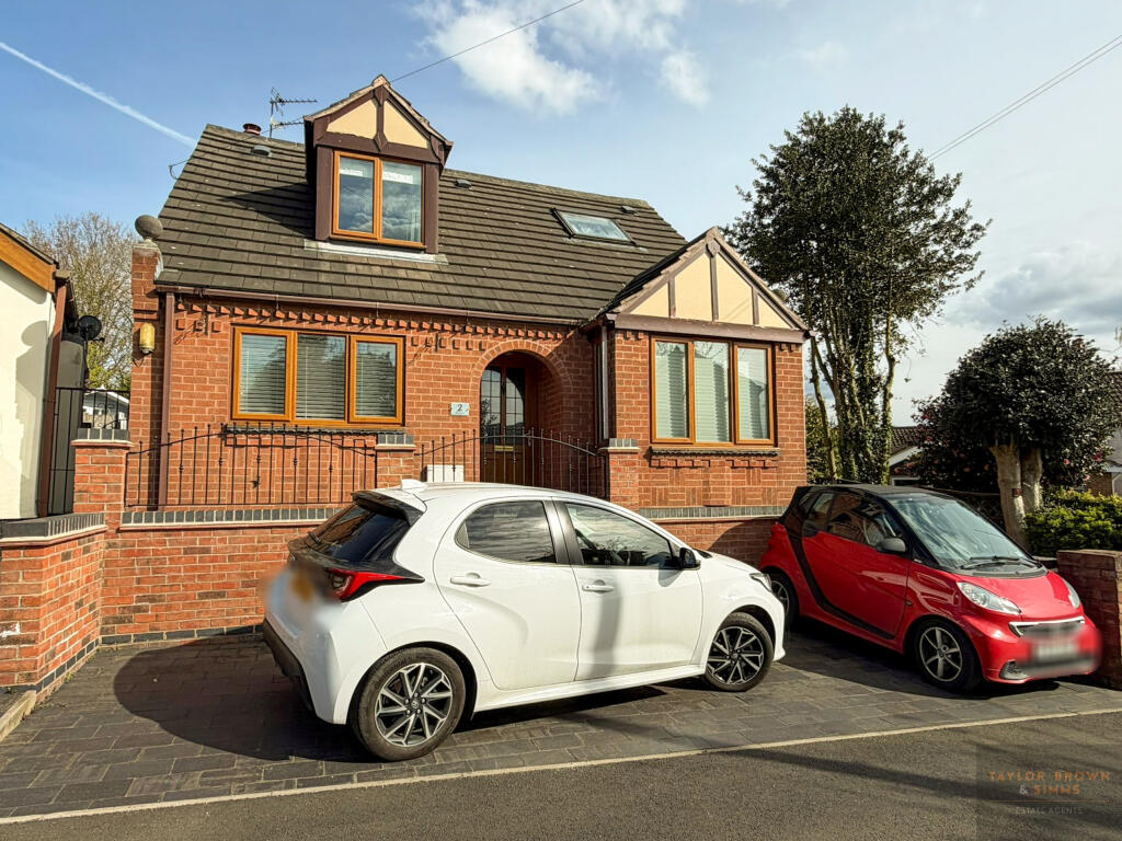 2-bed house on Hill Road, Heanor, Derbyshire, £260,000
