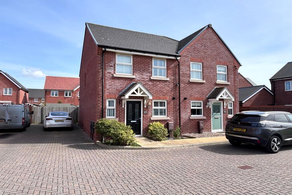 Main image of property: Willow Way, Bracklesham Bay, Chichester, PO20