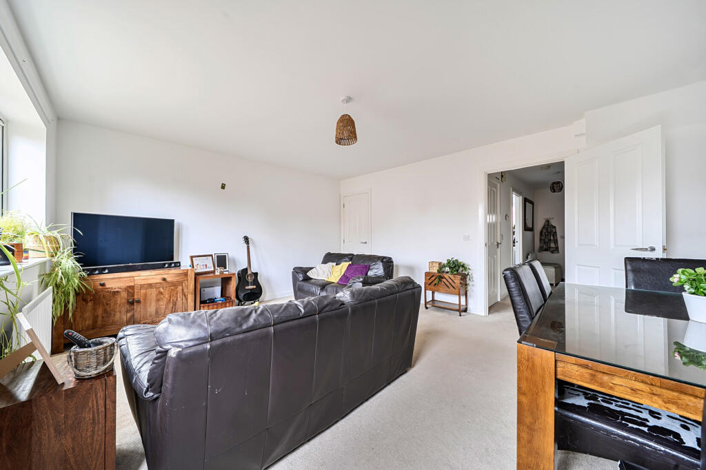 House in Aston Clinton, Buckinghamshire - View 4