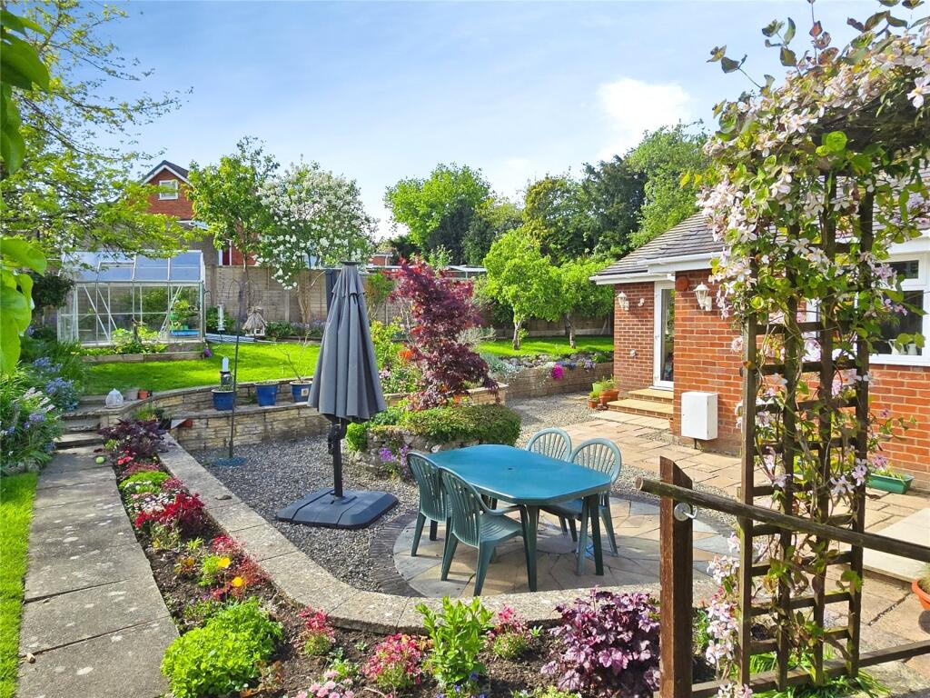 House in Oswestry, Bryn-Y-Mapsis - More