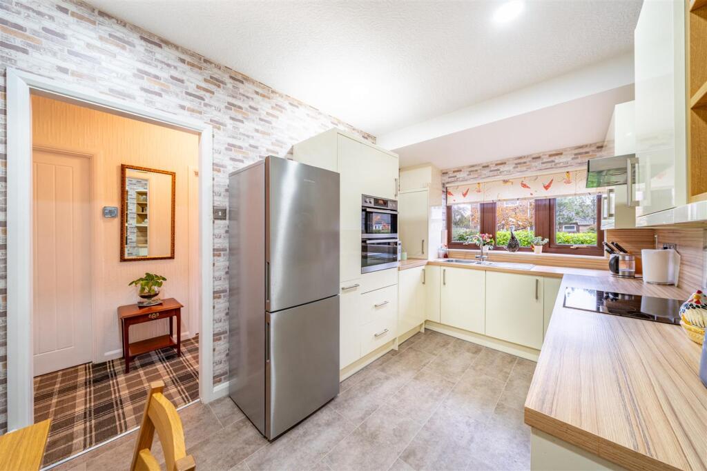 House in Rushcliffe, Abbey Park - View 4