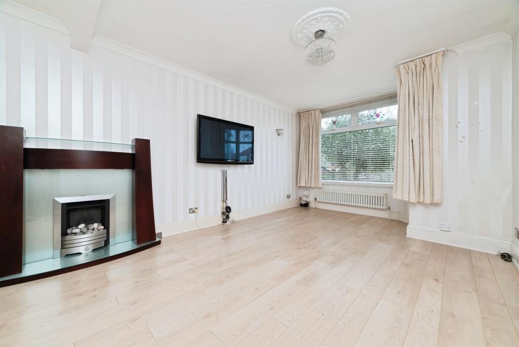 Carr Lane, Willerby, Hull photo 2