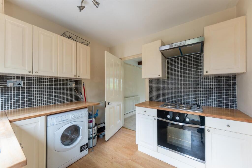 House in Ashton - More