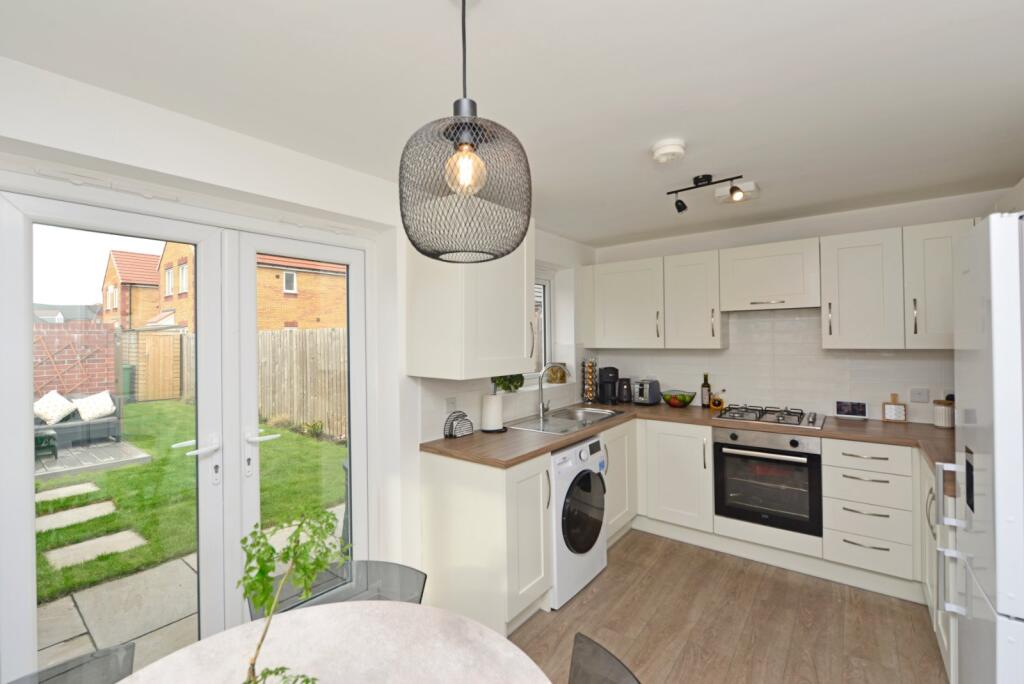 St. Lukes Vale, Tyersal, Bradford, BD4 photo 4