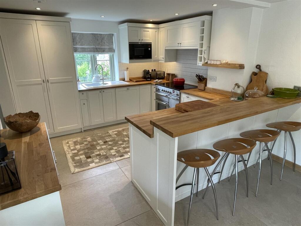 House in Tewkesbury, Hawling - View 2