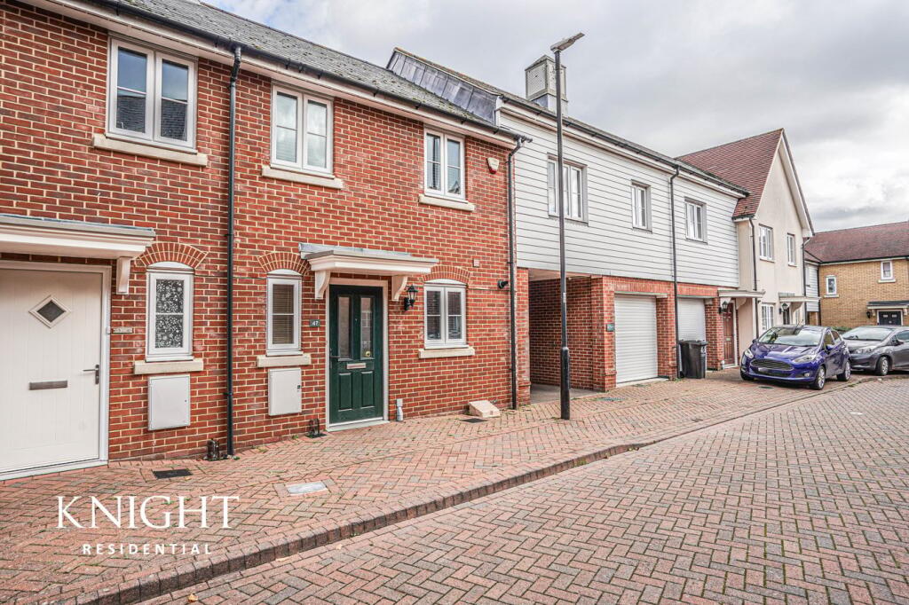 2-bed semi-detached on Salamanca Way, Colchester, CO2, £300,000