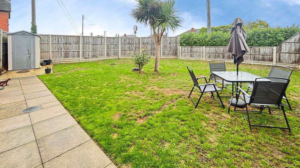 House in Lincoln - View 4