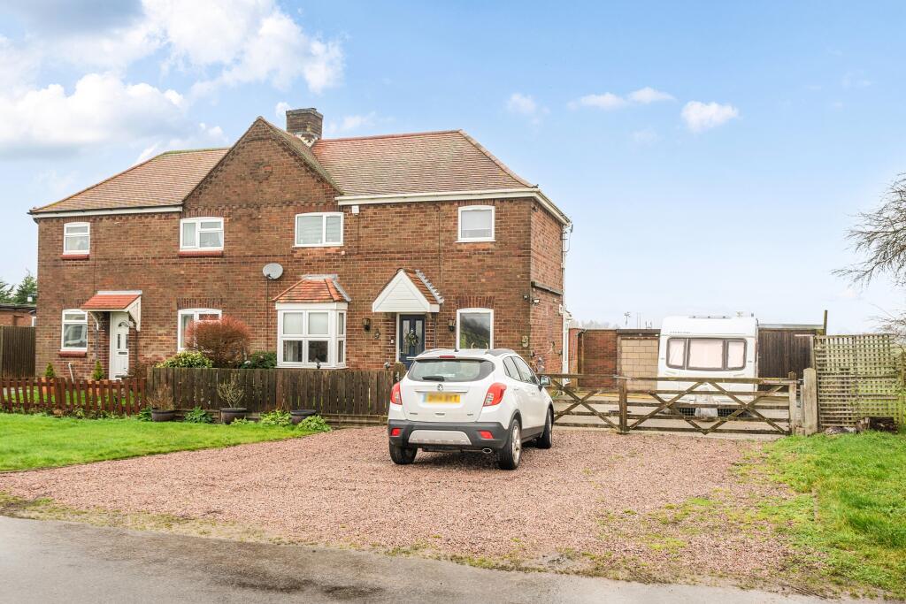 2-bed semi-detached on Thorpe Tilney, Lincoln, LN4, £170,000