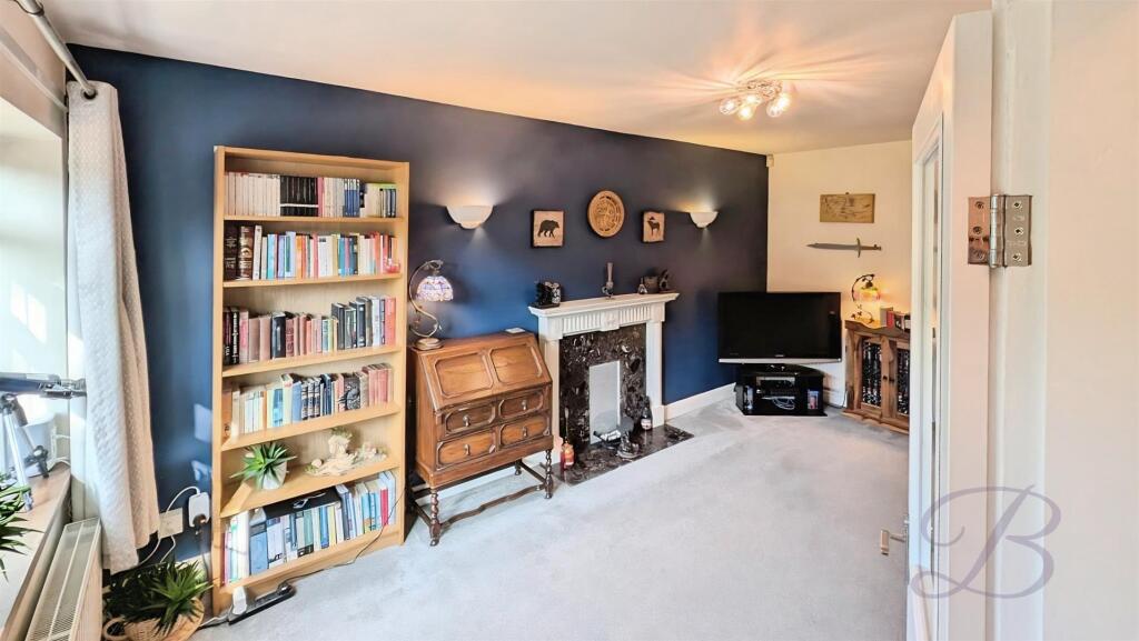 House in Gedling, Ravenshead - More
