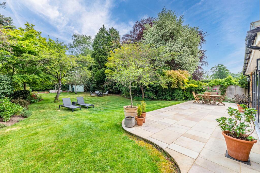 Hacketts Lane, Pyrford, Surrey, GU22 photo 4