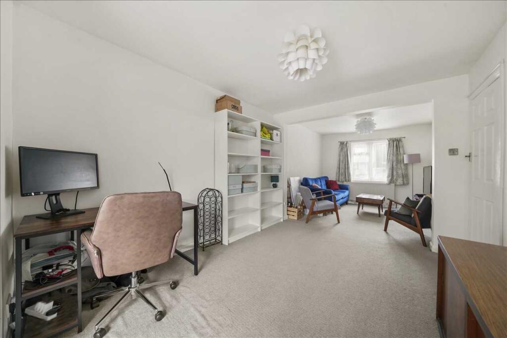 House in Croydon - View 5