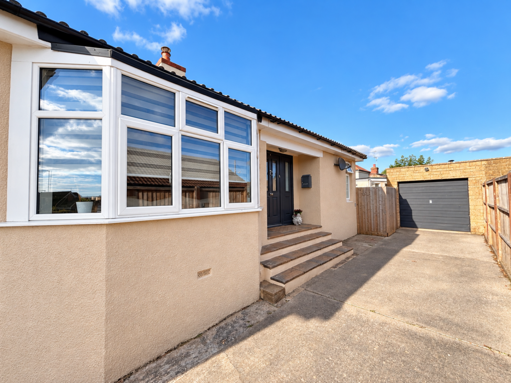 Ilchester Road, Yeovil, BA21 photo 3
