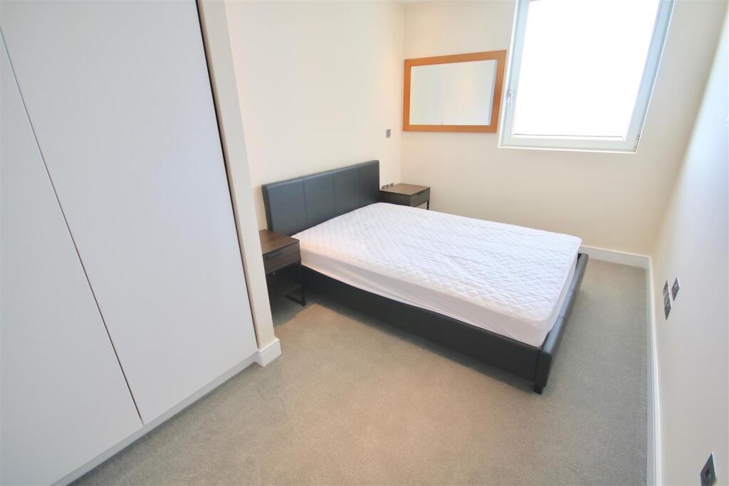 Apartment in Portsmouth - More