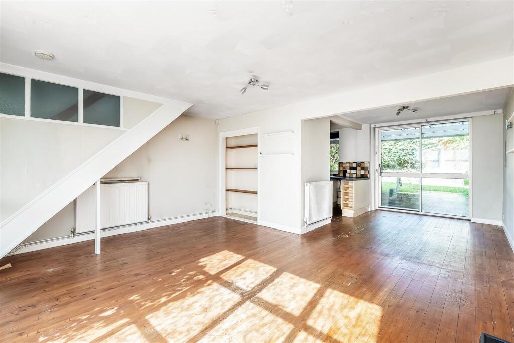 House in Redhill - More