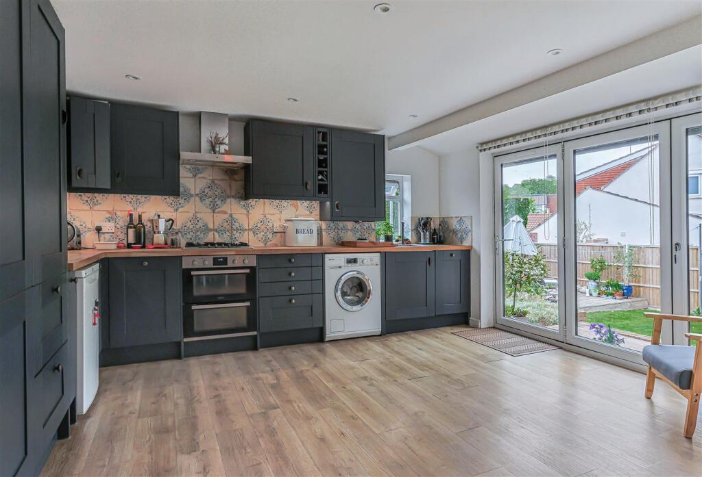 Middlehill Road, Wimborne photo 4