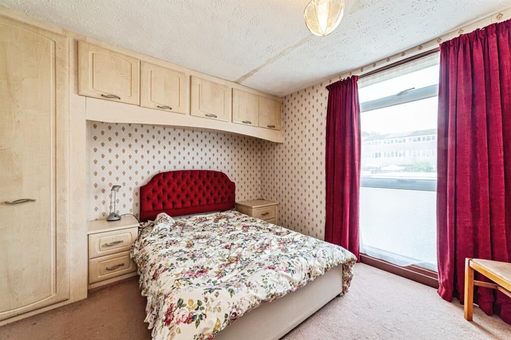 Charnwood Close, Basingstoke - View 3