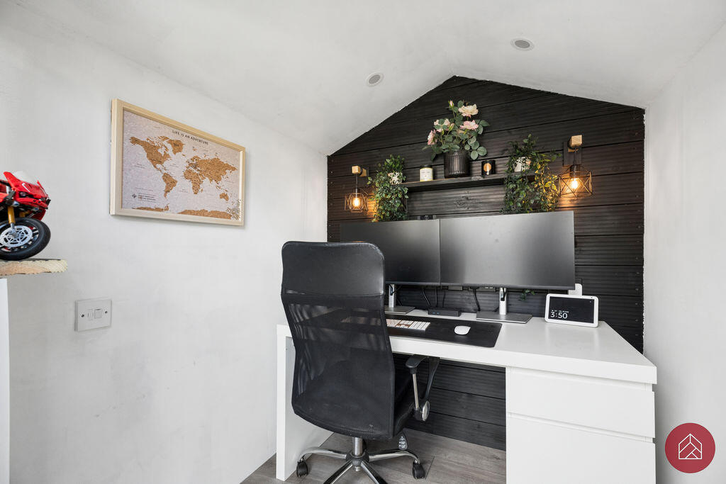 House in Cherwell, Kingsmere, Bicester - More