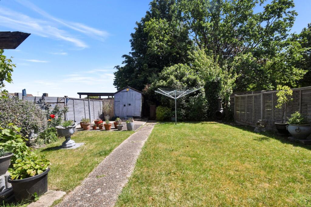 Featherby Road, Twydall, Gillingham, ME8 photo 3