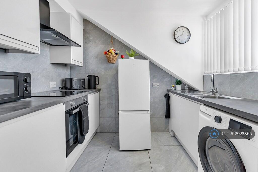 1 bedroom house share for rent