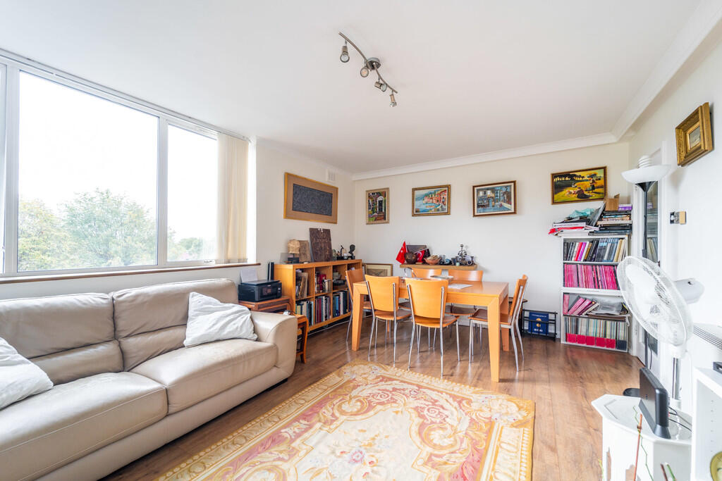 Apartment in London - View 2