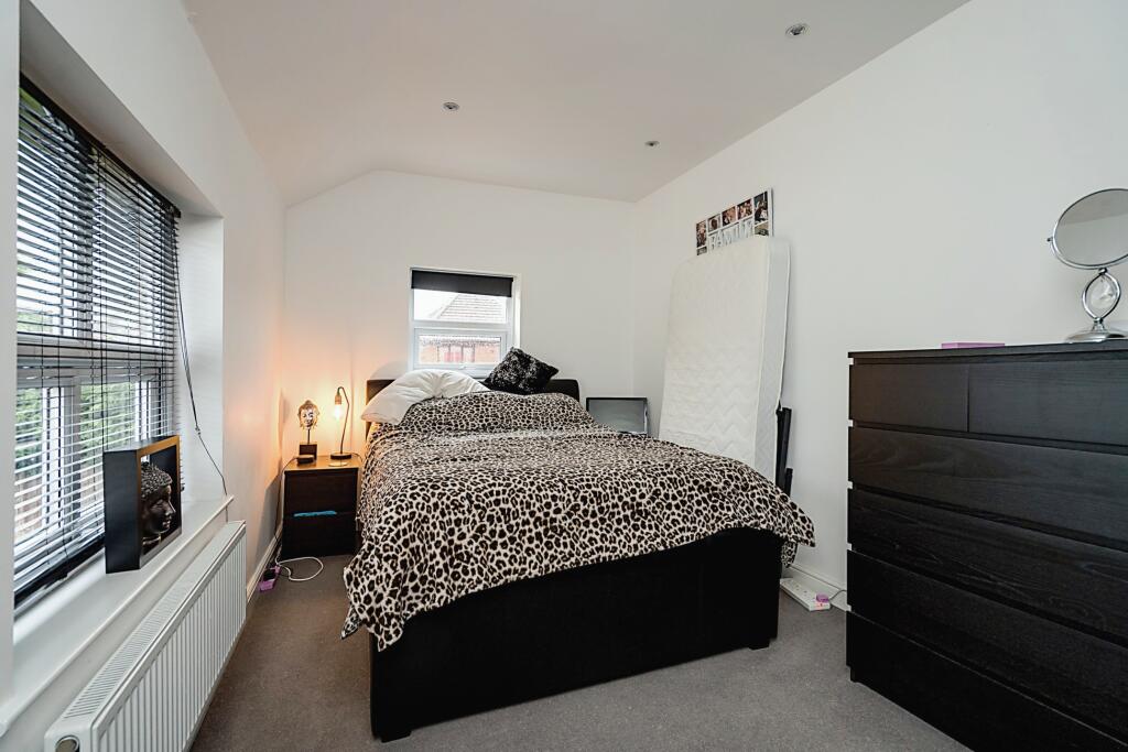 Apartment in Bolton, Daisy Hill - More