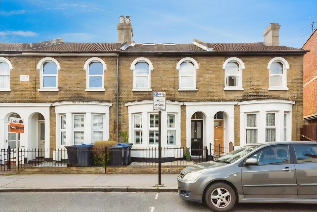 Main image of property: Leslie Park Road, Croydon - Surrey, CR0