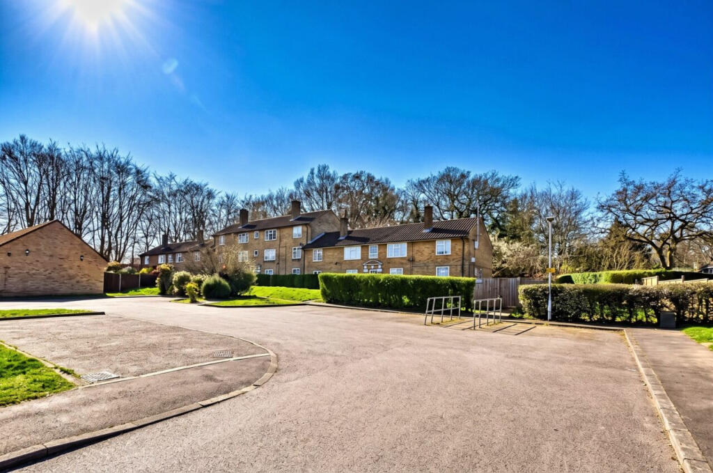 Apartment in St Albans - More