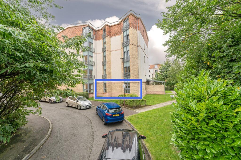 Main image of property: 4/2 Papermill Wynd, Edinburgh, EH7