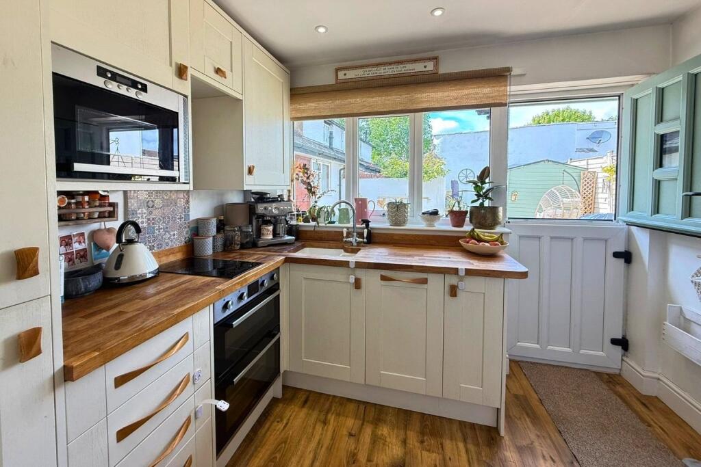House in East Devon, Woodbury - View 4
