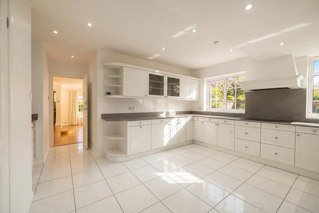 House in London - View 2