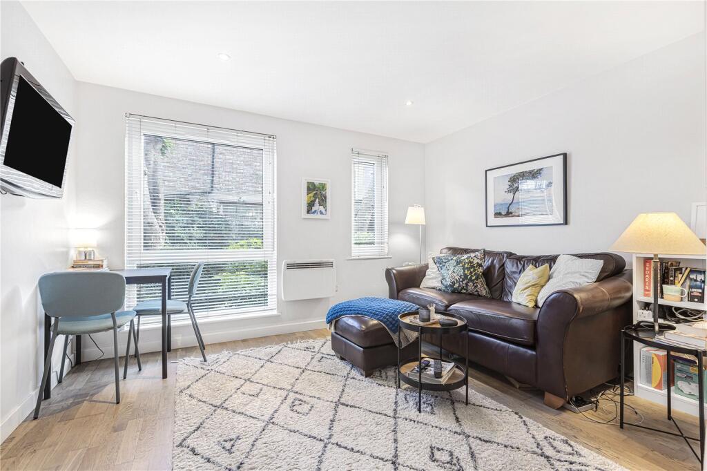 Main image of property: Lonsdale Place, London, N1