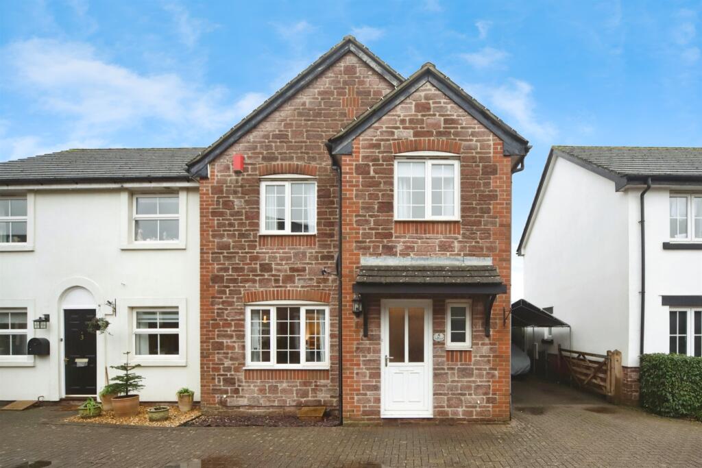 Main image of property: Summerleaze Crescent, Taunton