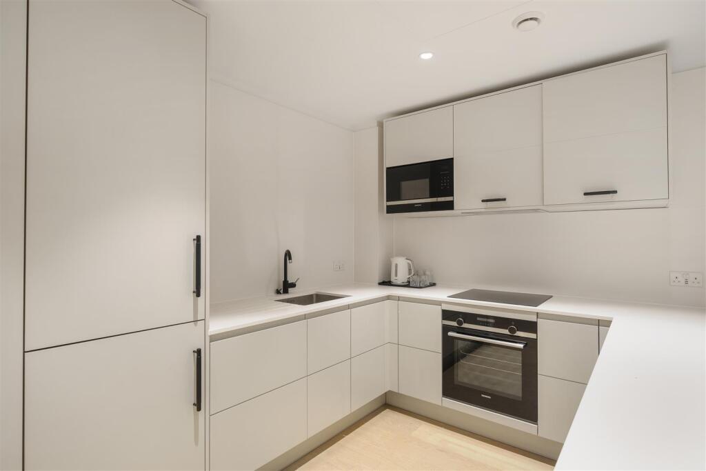 Apartment in London - More