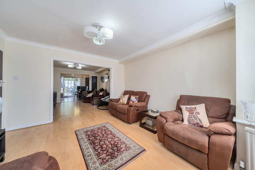 House in Northwood - View 3
