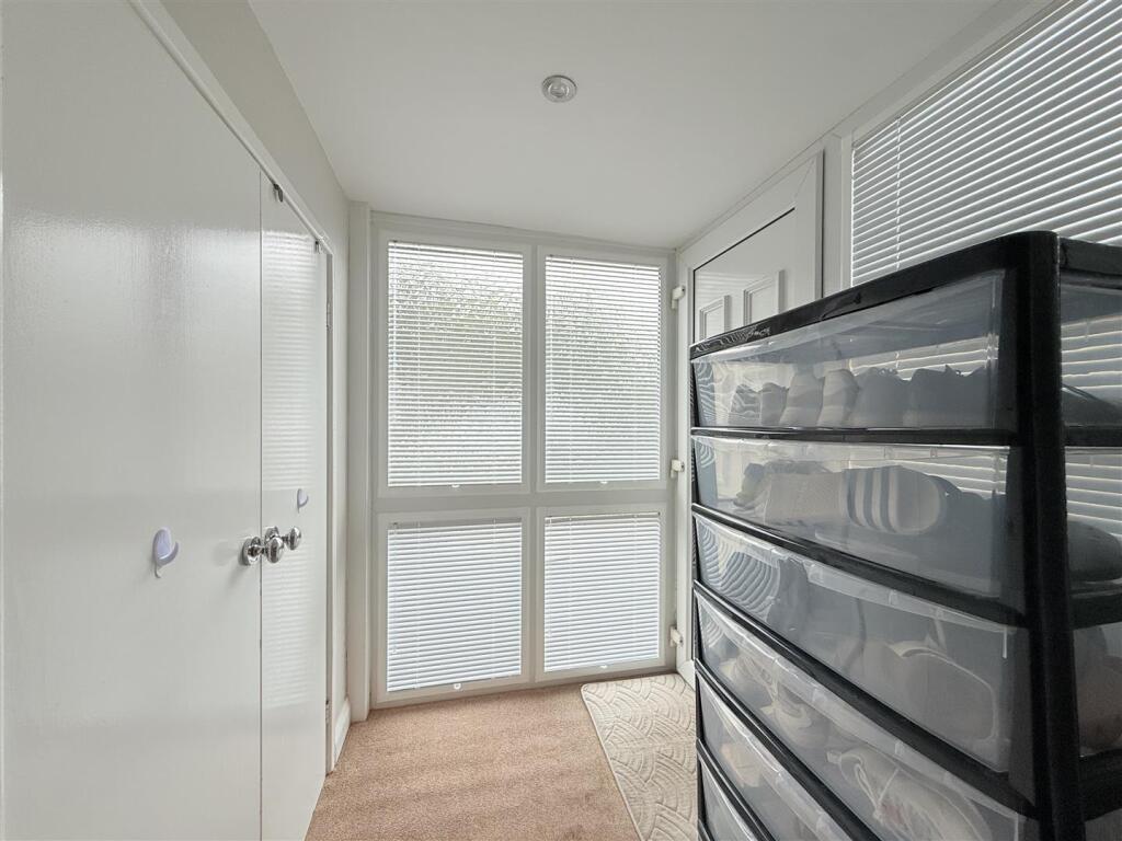 House in Tameside, Greater Manchester - More