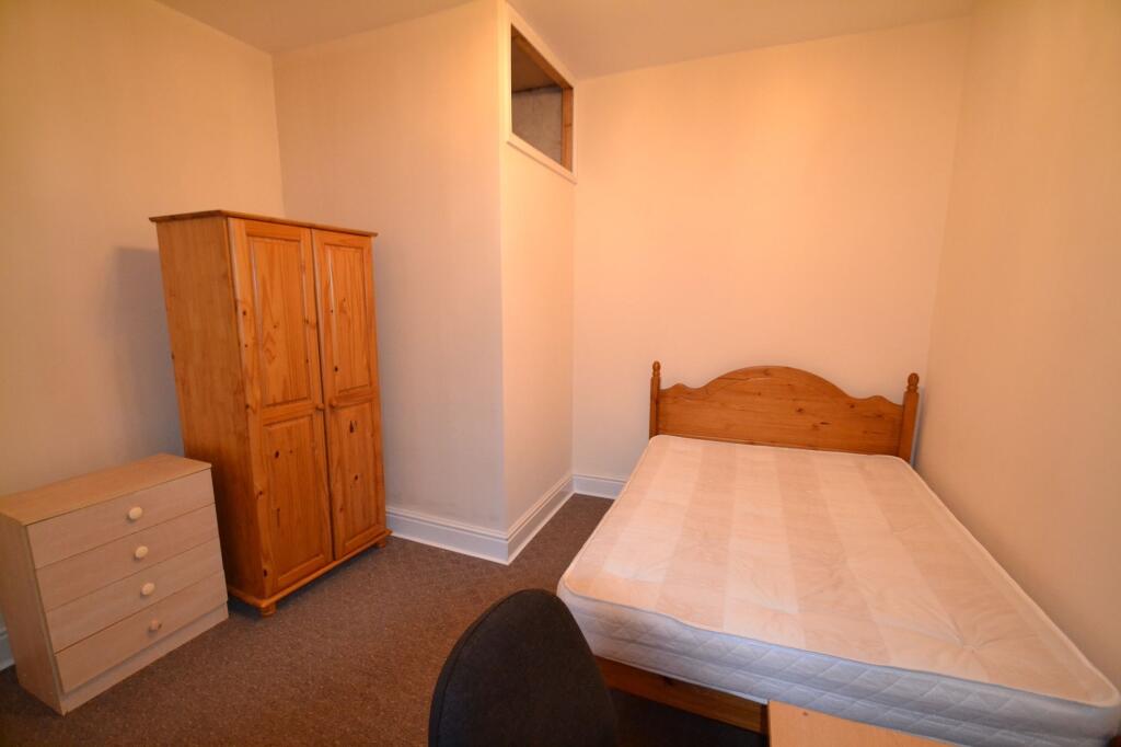2 bedroom house share for rent