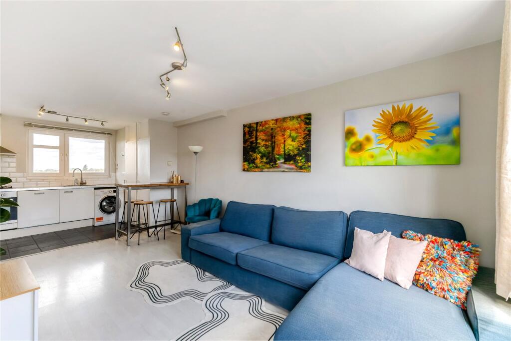 Main image of property: Hydethorpe Road, London, SW12