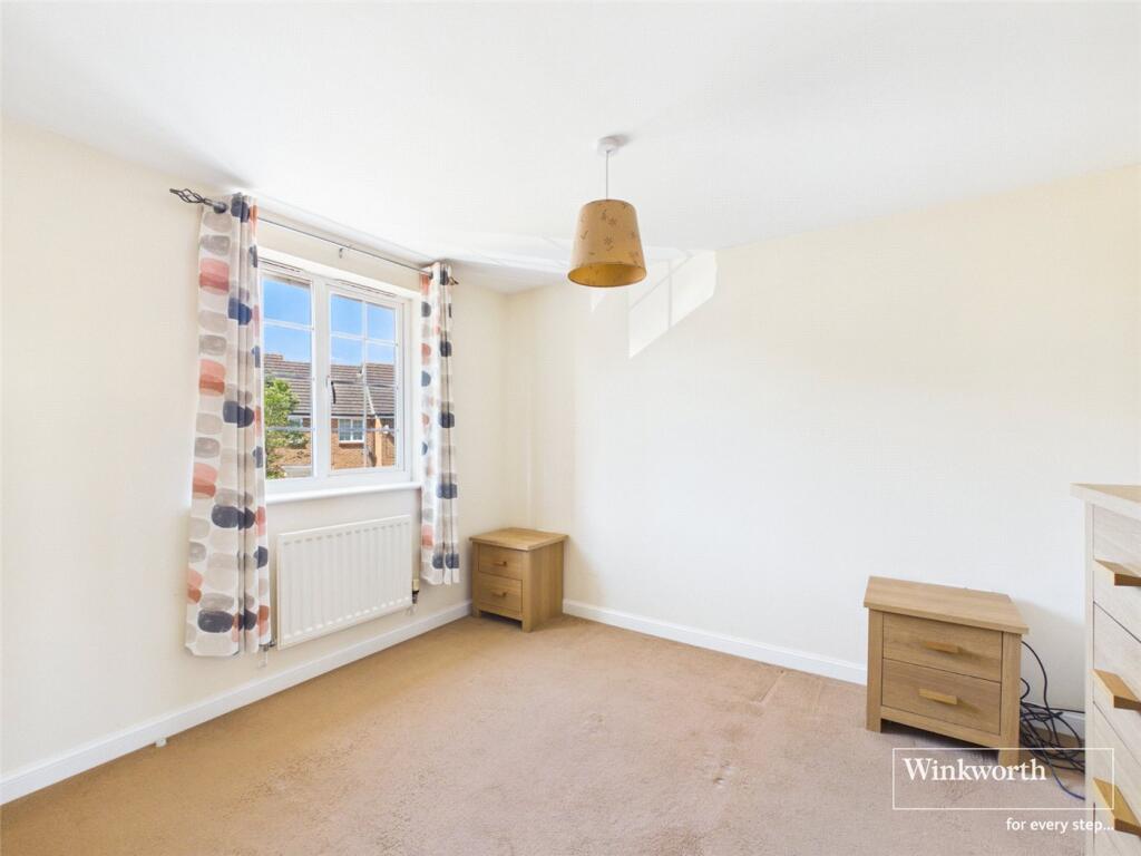 House in Winnersh, Sindlesham - More