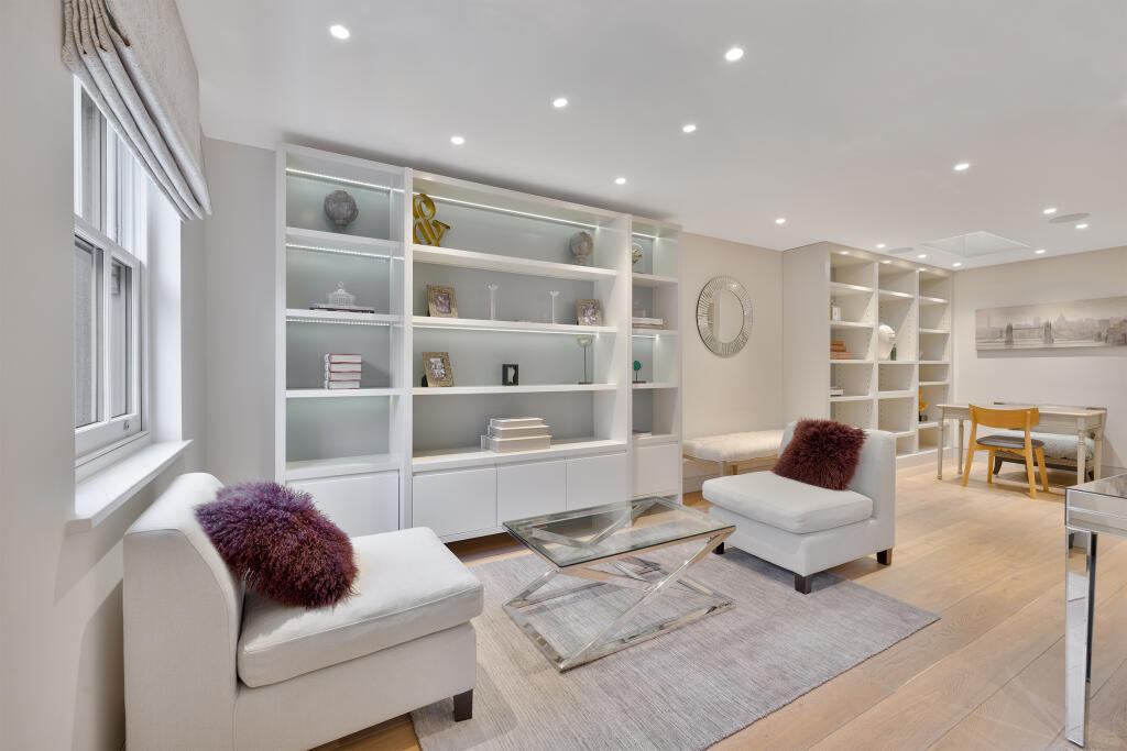 Main image of property: 128 Pavilion Road, Knightsbridge, London, SW1X