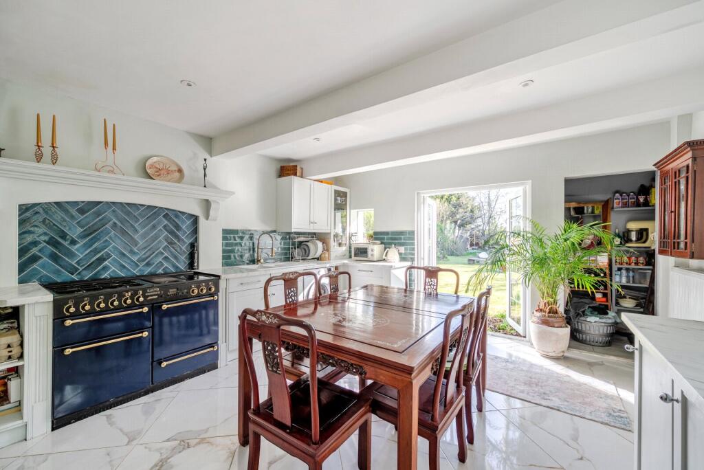 House in Kingston upon Thames - View 2