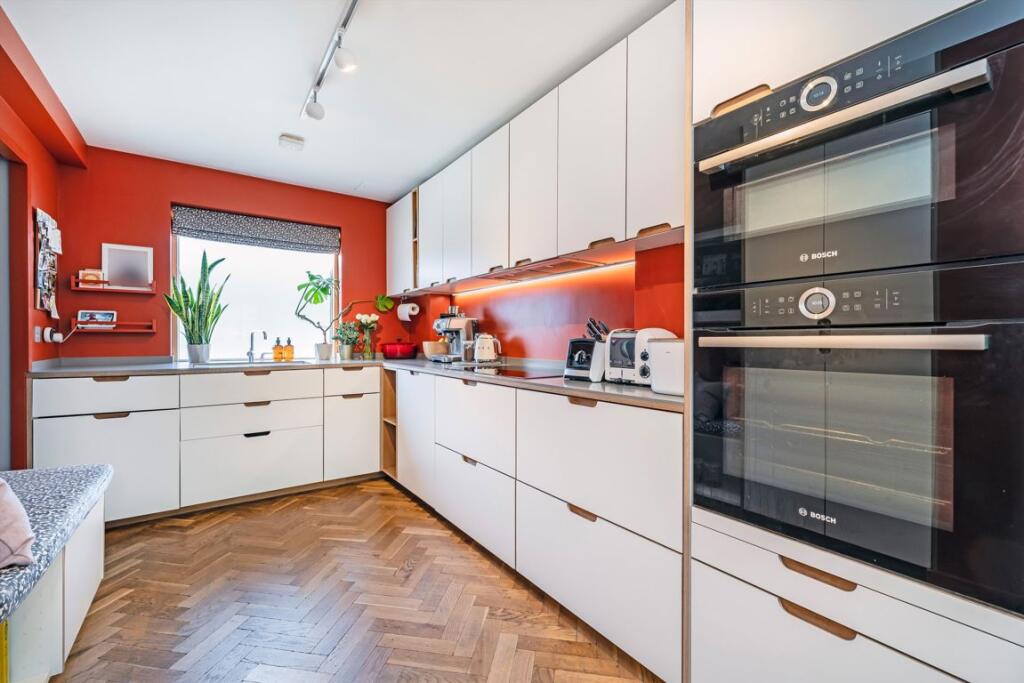 House in London - View 3