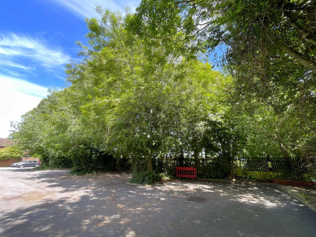 Apartment in Portsmouth, Hilsea - View 4