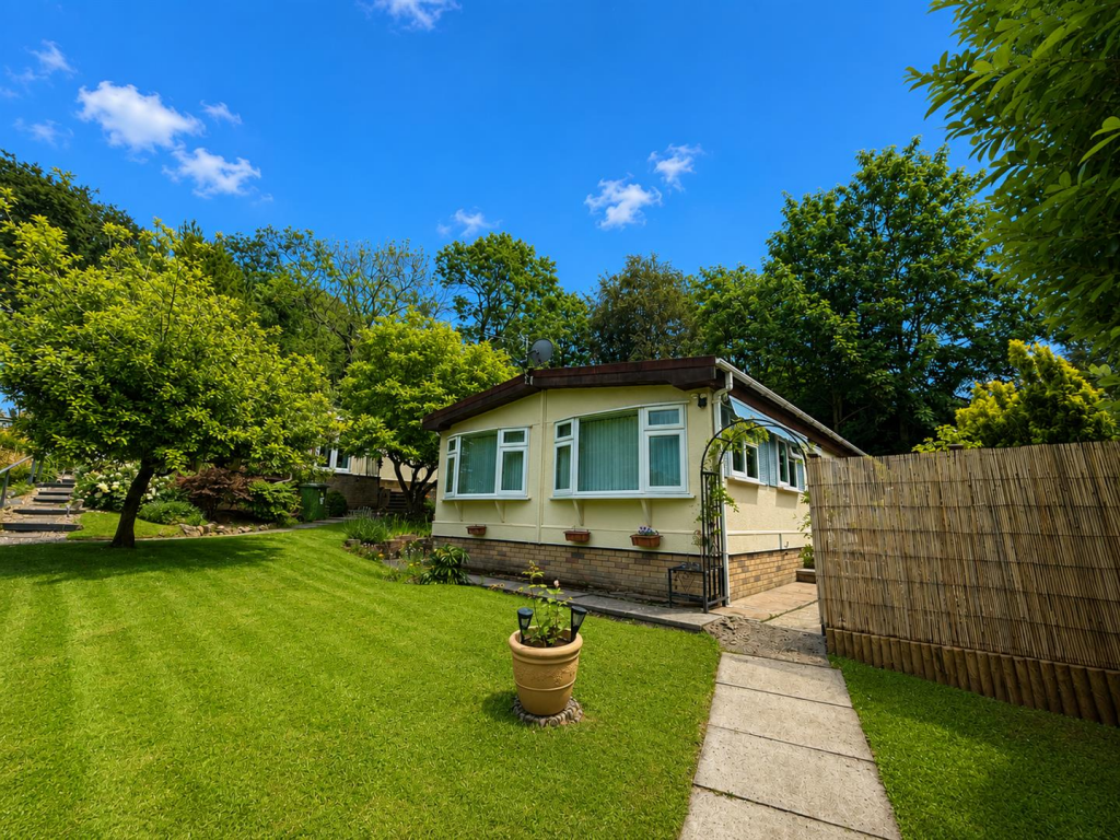 2-bed caravan on Hopeswood Park, Longhope, £125,000