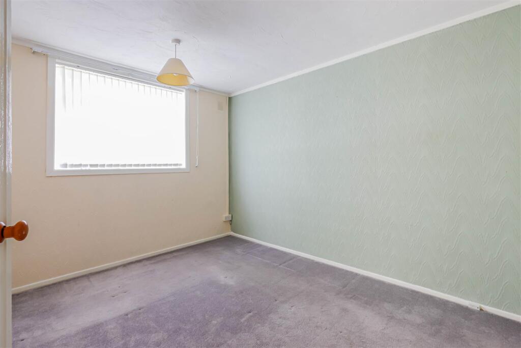 House in Barry, Cadoxton - More