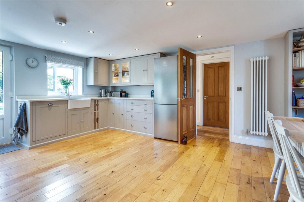 House in Waltham St Lawrence, Shurlock Row - View 5