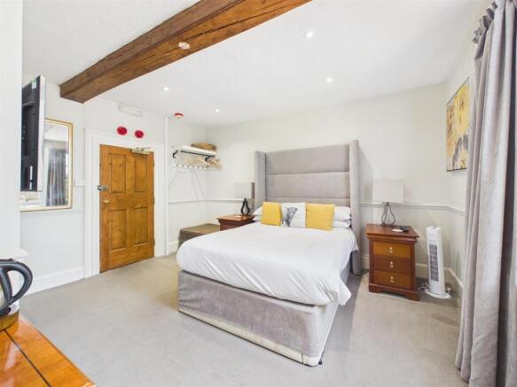 FIRST FLOOR BEDROOM